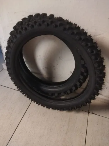 PNEU DE MOTO OFF ROAD NOVO COM CRAVOS