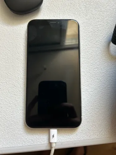 Iphone XR branco 64GB usado
