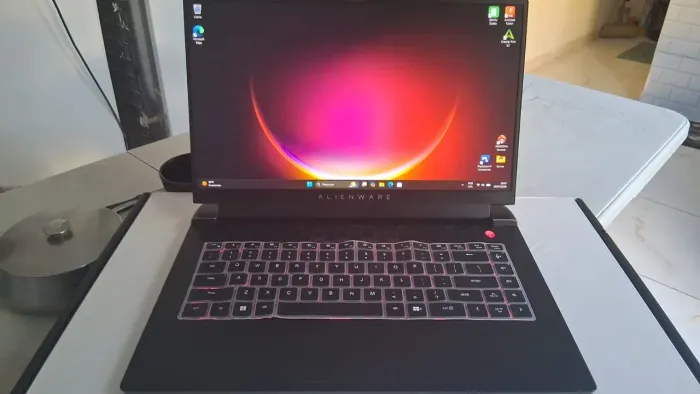Alienware m15 r6