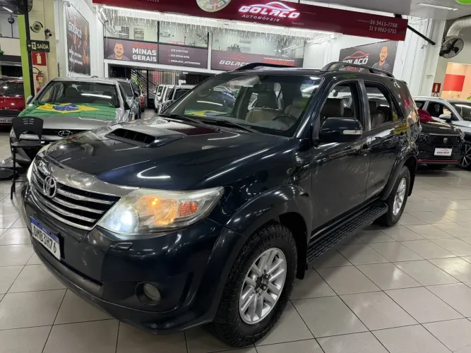Toyota Hilux SW4 SR D4-d 4X4 3.0 TDI Dies. AUT 2012