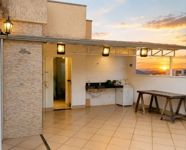 COBERTURA DUPLEX COM 50m² DE ÁREA EXTERNA - PARQUE CARAVELAS.<br>