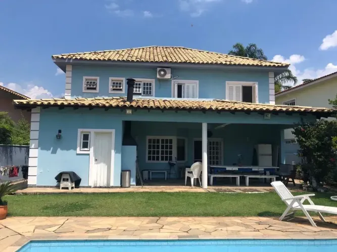 CASA EM CONDOMÍNIO FECHADO, COM 04 DORMITÓRIOS, SENDO 02 SUÍTES, ALPHAVILLE - SP