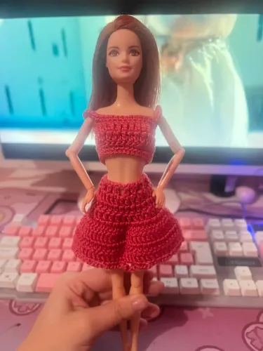 Barbie ruiva articulada