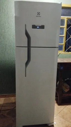 Geladeira Frost Free Electrolux 374 litros
