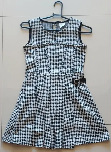 Vestido Zara kids preto e branco. Maravilhoso! Tam 11 e 12 anos.