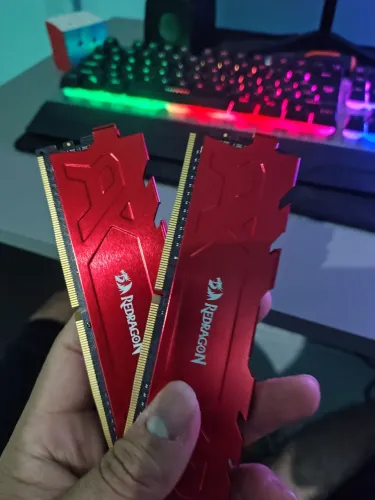Kit Memória RAM Redragon Rage DDR4 16GB (2x8GB) 3200MHz - Seminovo