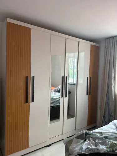 Guarda-roupa grande 6 portas