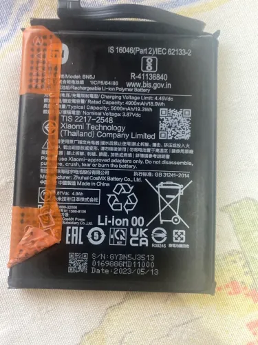 Bateria original BN5J do POCO XS Pro 5G, 5.000mAh. Está boa e funcionando normalmente. Ven