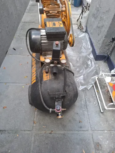 compressor de ar 140LBF/ pol 2 - 110L/2hp 220v/110V