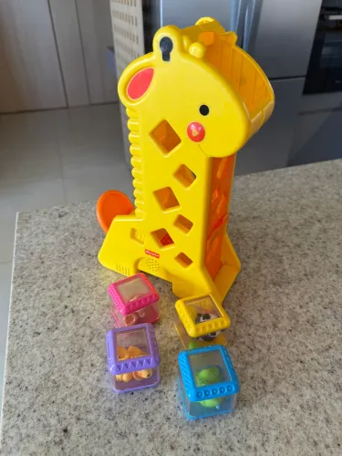 Girafa com blocos fisher price