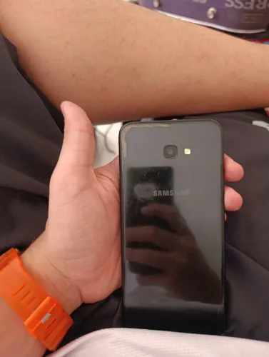 Vendo celular Samsung J4+