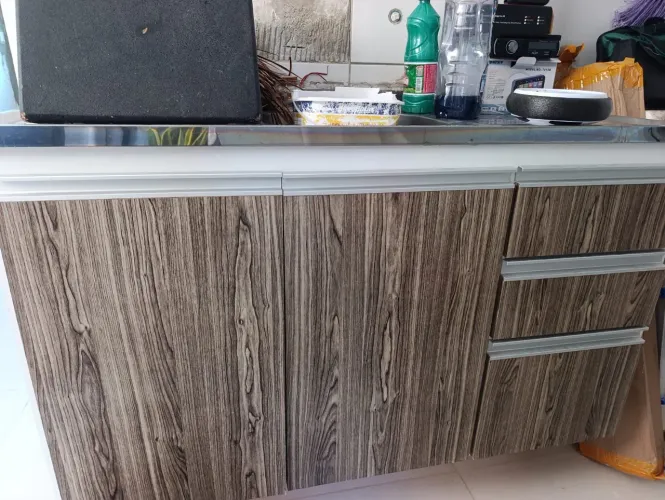 Vendo pia de cozinha com balcão em ótimo estado de conservação.