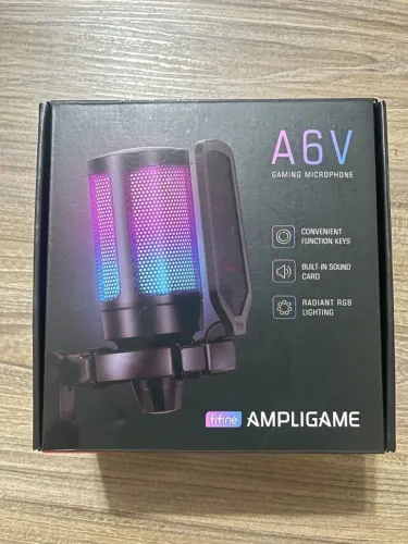 Microfone FIFINE AmpliGame A6V RGB + Braço Articulado