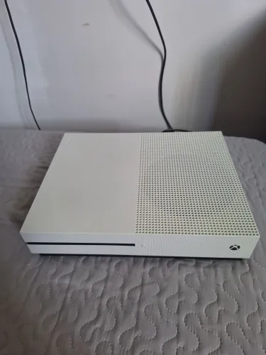 XBOX ONE S 1TB IMPERDIVEL 