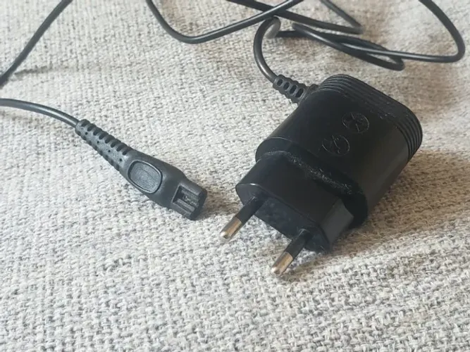 Carregador Fonte Para Barbeador Philips HQ8505 15V Bivolt Usado