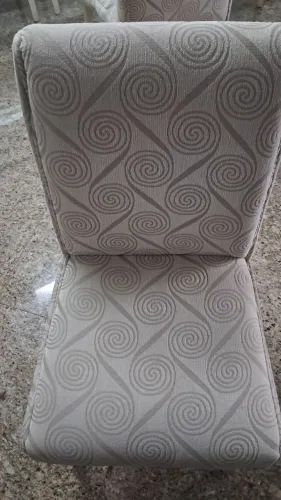 Cadeira estofada.  R$ 80 00 cada. Tenho 8 cadeiras  