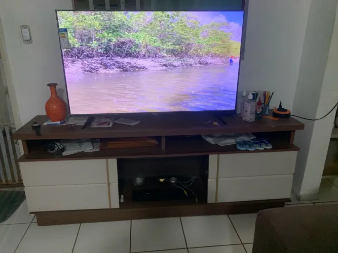Rack com Tv Aiwa 