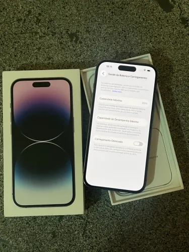 iPhone 14 Pro roxo