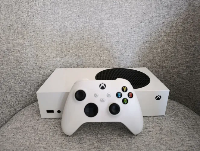 XBOX SERIES S EM OTIMO ESTADO!!!
