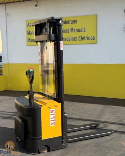 Empilhadeira elétrica