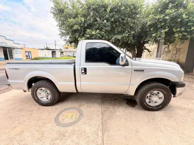 Ford F-250 XLT 4.2 TB Diesel 2005