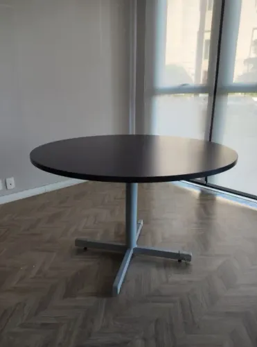 Mesa de Reunião Redonda - Compacta, Moderna e Funcional