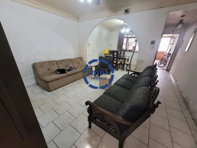Casa no Macuco com 3 dormitórios, suíte e 2 vagas