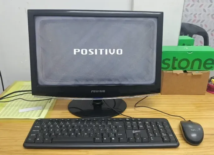 Computador Positivo Completo (Gabinete + Monitor + Teclado + Mouse)