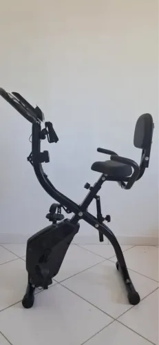 Bicicleta Ergométrica Vertical Dobrável