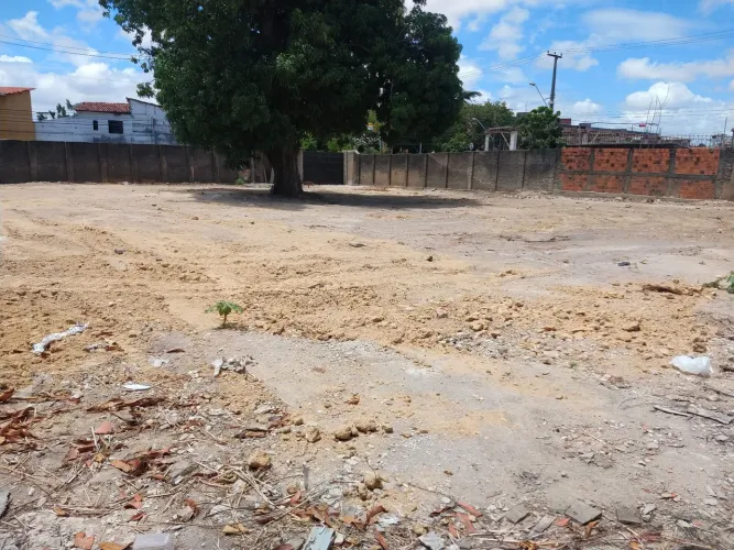 Alugo Terreno excelente localização bom pra Usina fotovoltaica ou estacionamento.