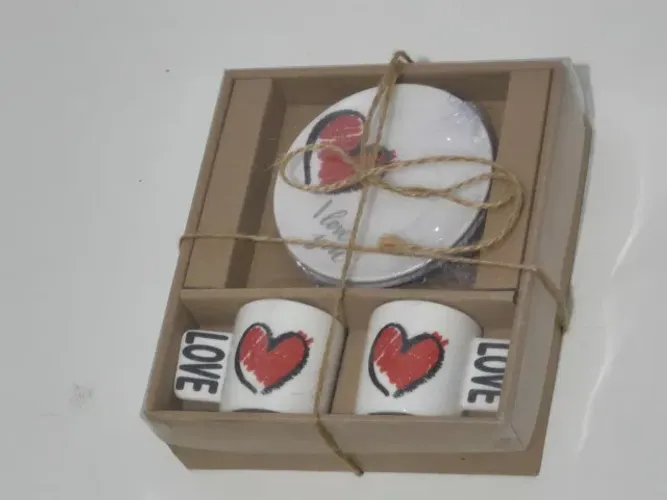 Kit Xícara e Pires Love 2 pares Coração Presente Namorados Casamento Aniversário