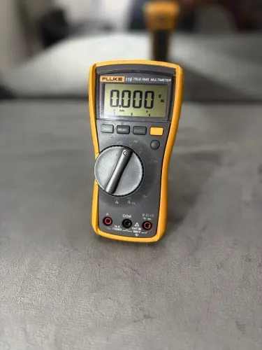 Multímetro Fluke 115