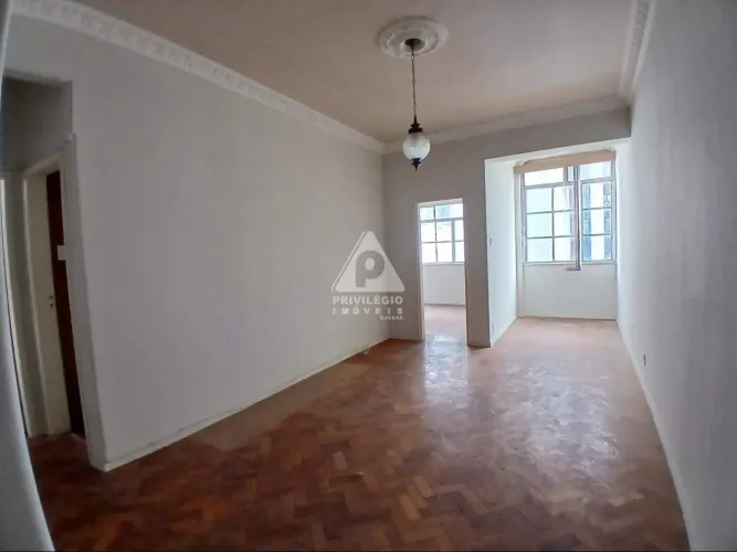 Copacabana! Apartamento, sala, 2 quartos, dependências, bicicletário, salão de festas, 76m