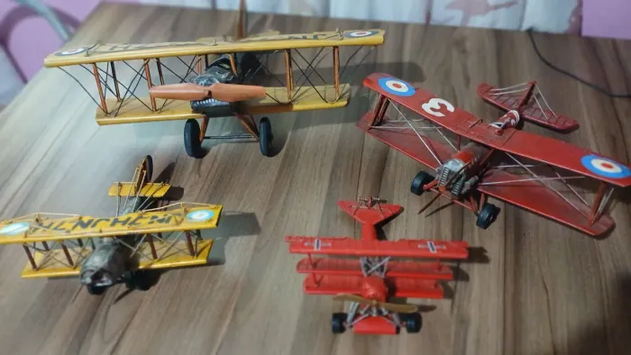 Aviões Vintage em Metal Réplicas Históricas da 1ª Guerra Mundial