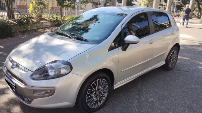 Fiat Punto Sporting 1.8 Flex 8v/16v 5P 2014