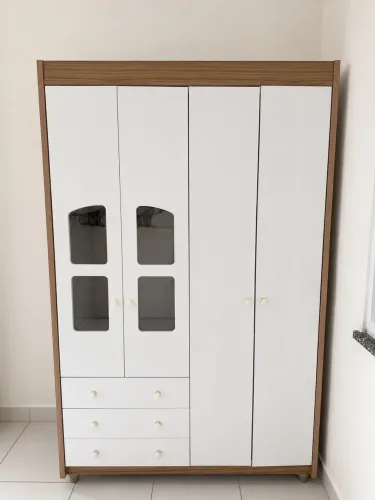 Vendo guarda-roupa e cômoda infantil 