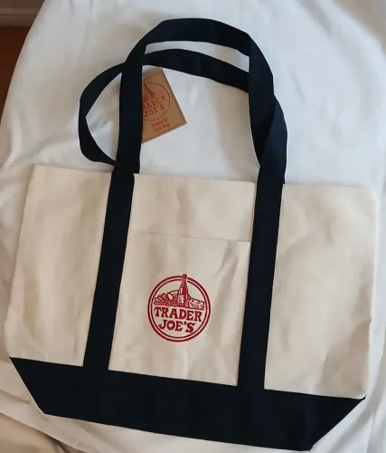 Bolsa Trader Joe?s, prática e estilosa! Ideal para compras e passeios. ? R$ 150,00.
