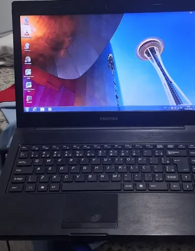Notebook Positivo em bom estado 