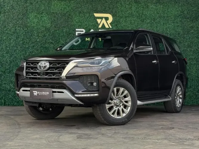 Toyota Hilux CD SRX 4X4 2.8 TDI 16V Diesel Aut. 2024