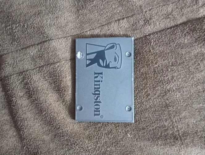 SSD Kingston 240 GB em perfeito estado!!