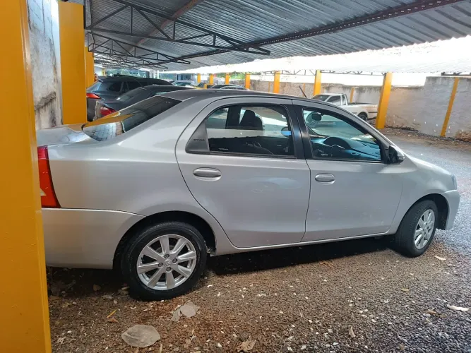 Toyota Etios X Plus Sedan 1.5 Flex 16V 4P Mec. 2020