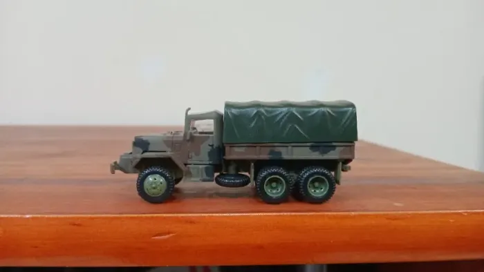 BLINDADOS DE COMBATE - CAMINHÃO esc. 1/72