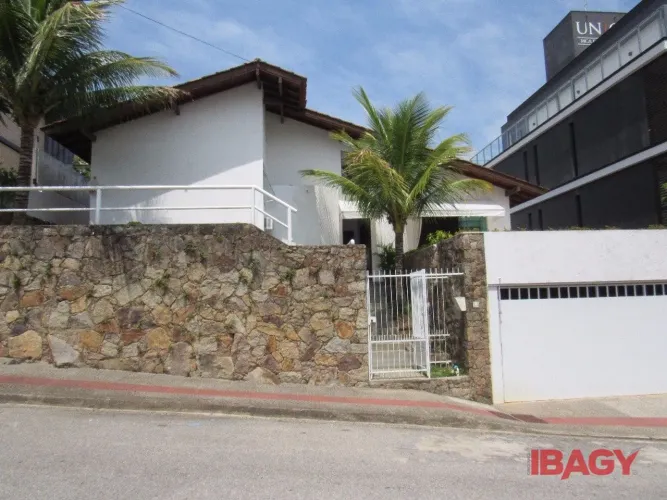 Excelente Casa 4 dormitório(s) em joao paulo - Florianópolis