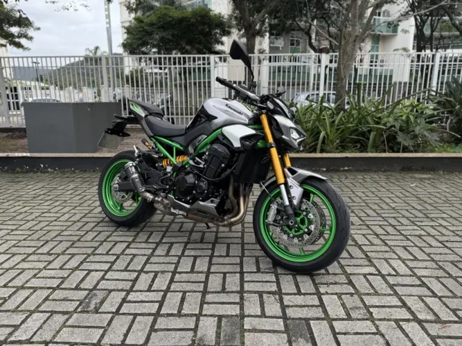 Kawasaki Z 900 r edition 2026