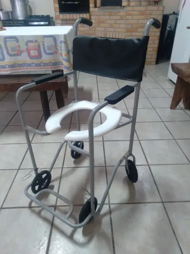 Cadeira de rodas para banho - Jaguaribe o