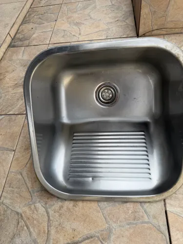 Tanque de Lavanderia em Ótimo Estado - Pronto para Uso!