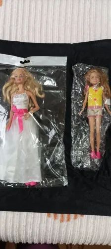 Irmãs Barbie e Stacie juntas