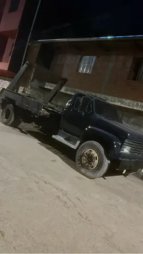 Caminhão poly simples