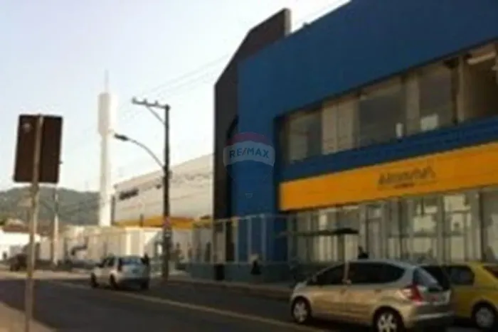 Locação de Galpão Industrial com mais de 4000m2 e estrutura completa no bairro Fábrica