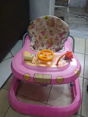 Andador musical rosa princesa